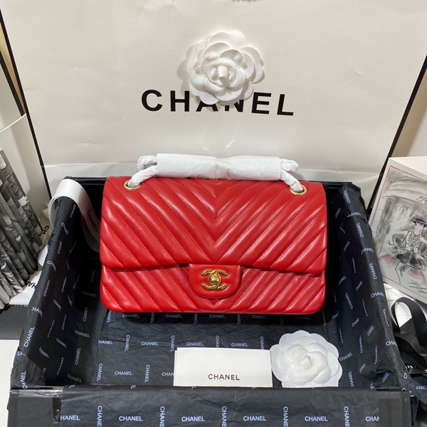 シャネルバッグレプリカ正面デザイン